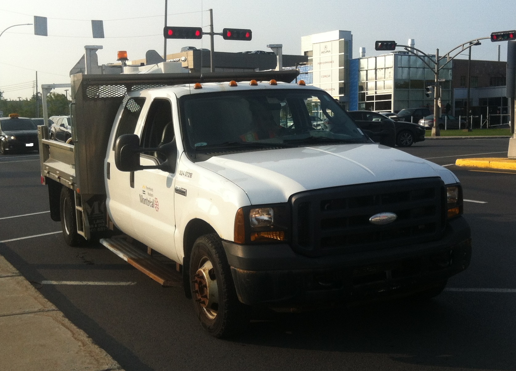 Real 2005–2007 Ford F-350 Super Duty from the 6.0L Powerstroke era